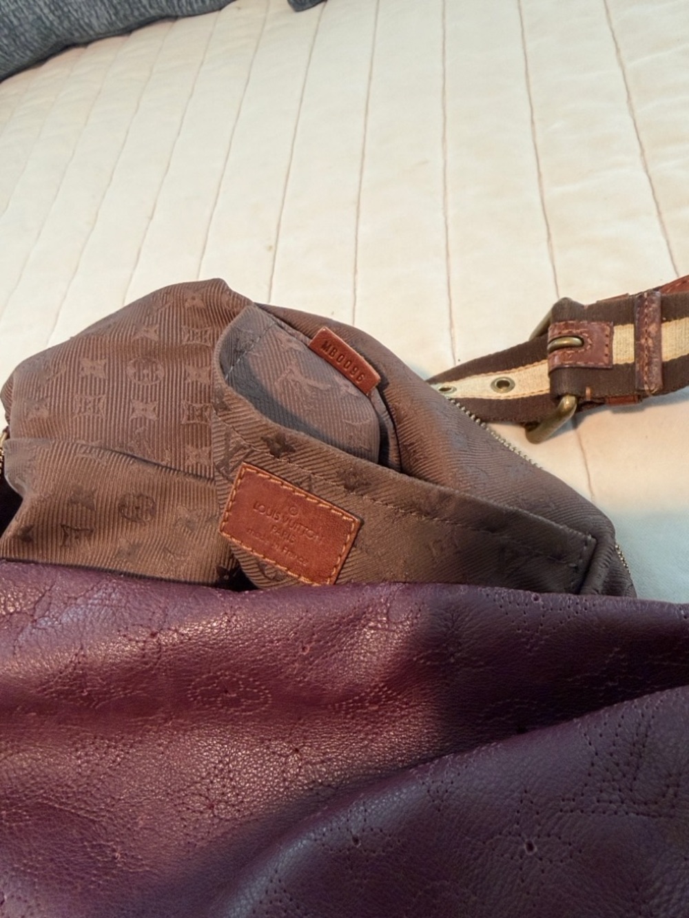Louis Vuitton Aubergine Vintage Hobo Authentic - Picture 12 of 13